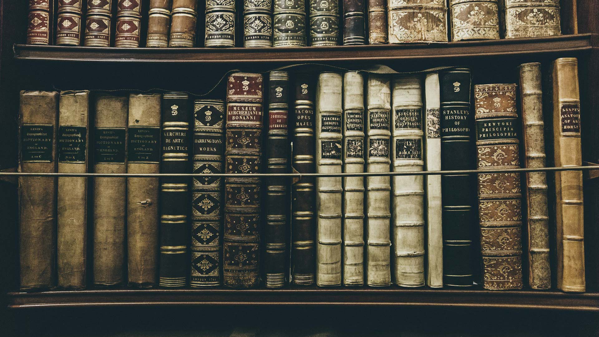 thomas-kelley-hHL08lF7Ikc-unsplash (1)-min